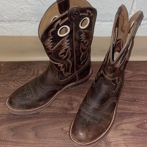 Sz 8 Ariat Brown Western Boots